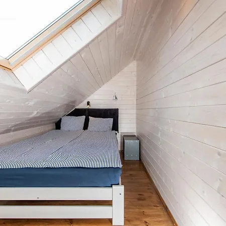 Przy Mysliwskiej אכסניה גרצי'יבובו