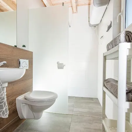 Przy Mysliwskiej 山林小屋